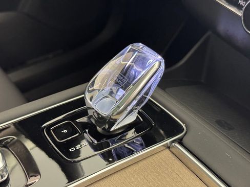 New 2026 Volvo XC90 B6 Plus w/ Protection Package Premier AWD/4WD image 8