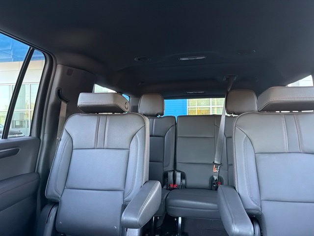 Used 2026 Chevrolet Suburban RST w/ Comfort Package RWD image 16