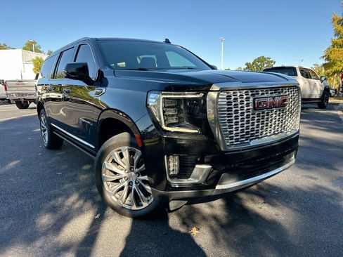 Used 2021 GMC Yukon XL Denali w/ Denali Ultimate Package image 2