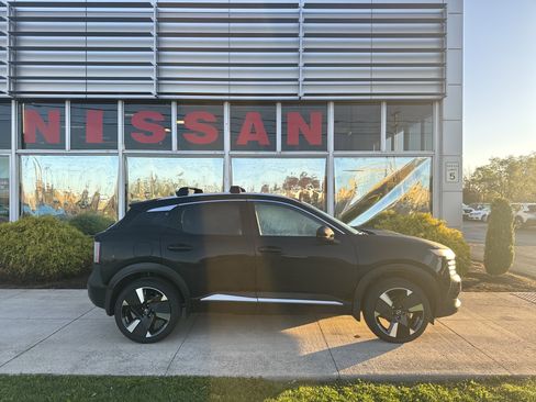 New 2026 Nissan Kicks SR w/ Cold Weather Package image 5