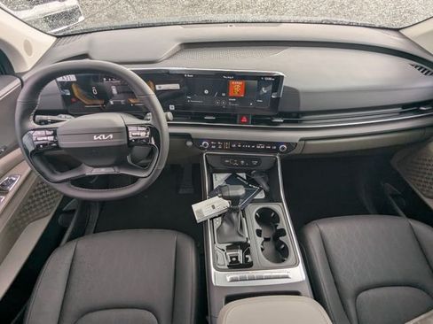 New 2027 Kia Carnival EX FWD image 17