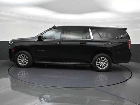 Used 2021 Chevrolet Suburban LT RWD image 2