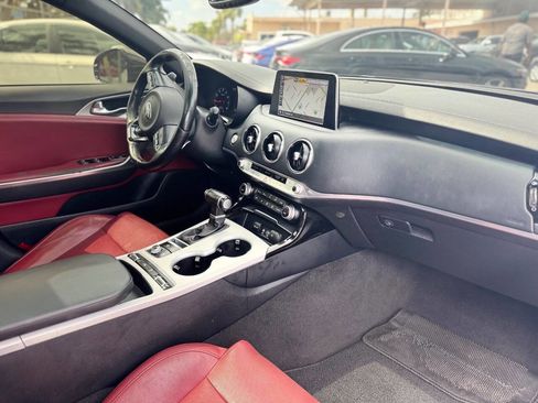 Used 2018 Kia Stinger GT1 image 23