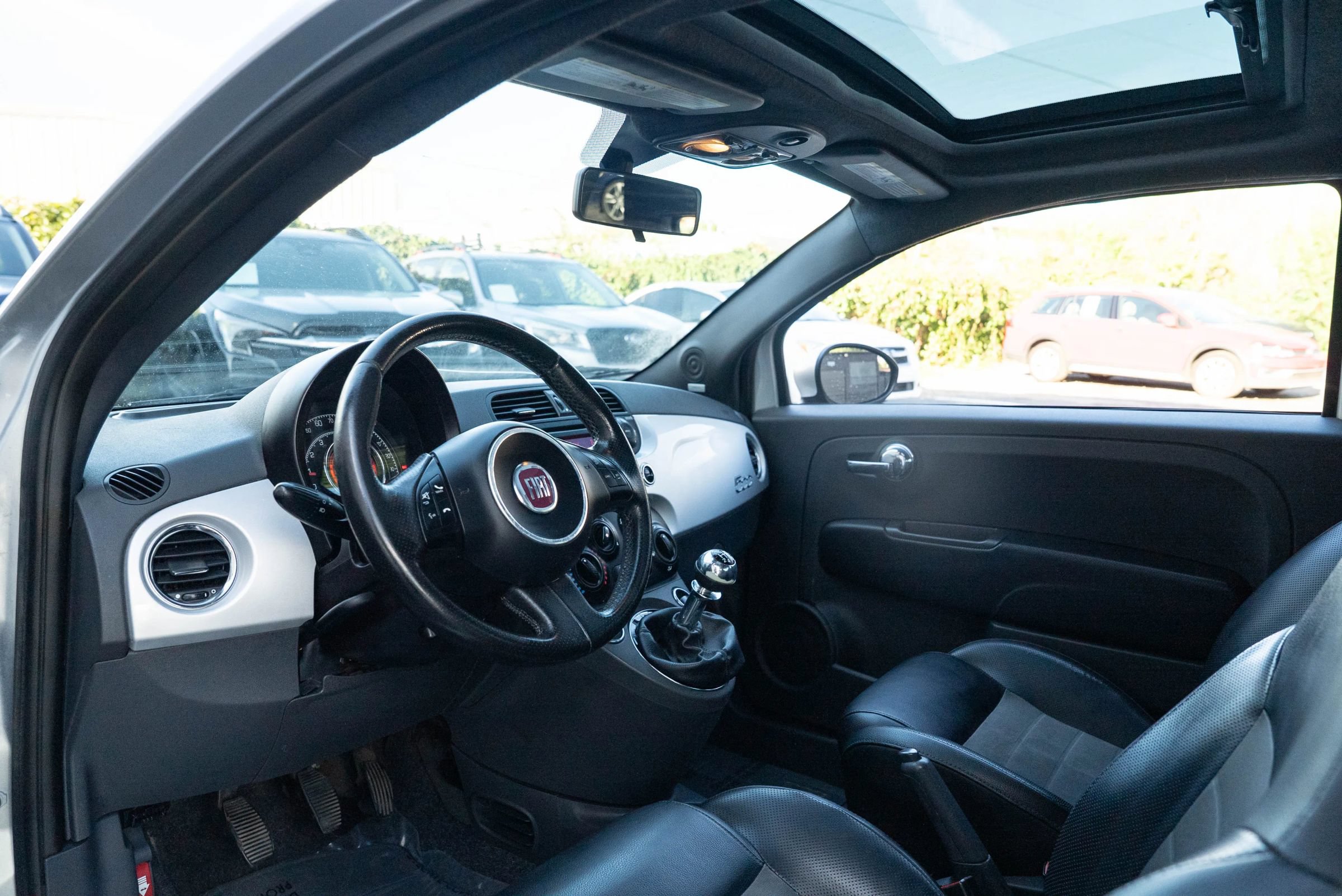 Used 2012 FIAT 500 Sport w/ Safety & Sound Pkg FWD image 16