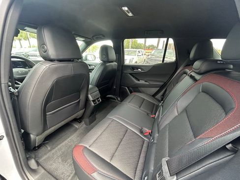 New 2026 Chevrolet Equinox RS w/ Convenience Package III AWD/4WD image 15