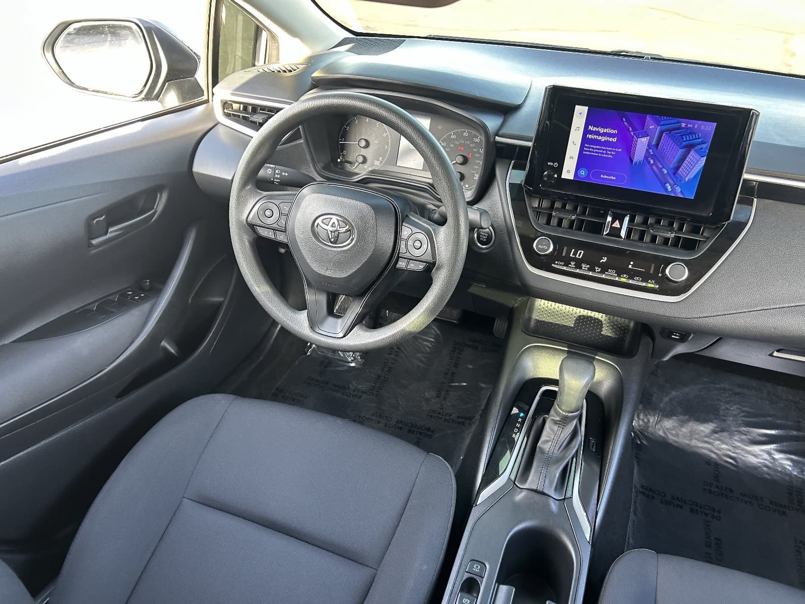Used 2024 Toyota Corolla LE w/ LE Convenience Package FWD image 18
