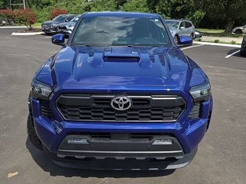 Used 2024 Toyota Tacoma TRD Sport w/ TRD Sport Upgrade Package AWD/4WD image 3