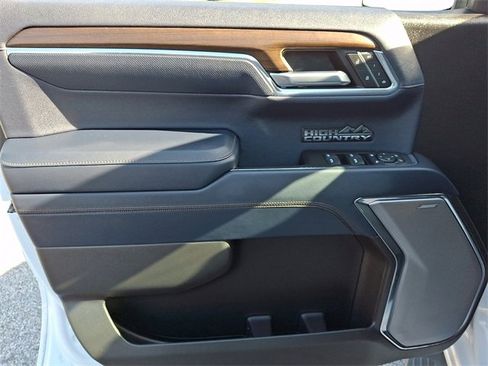 Used 2024 Chevrolet Silverado 1500 High Country w/ Technology Package image 15