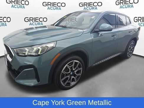Used 2025 BMW X2 xDrive28i AWD/4WD image 3