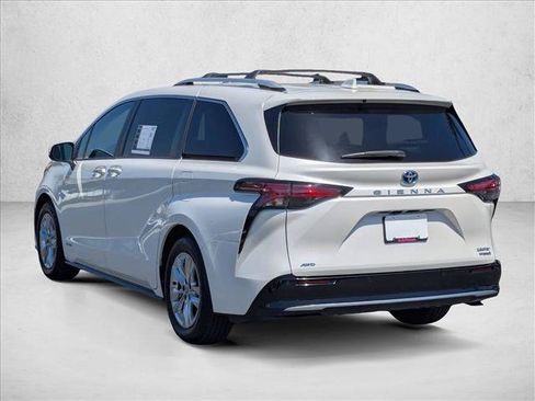 Used 2021 Toyota Sienna Limited AWD/4WD image 8