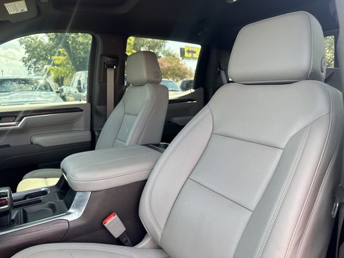 Used 2026 GMC Sierra 1500 SLT AWD/4WD image 8