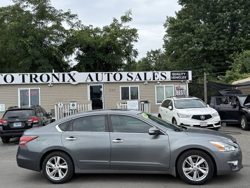 Used 2015 Nissan Altima 2.5 SL w/ Technology Package FWD image 6
