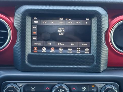 Used 2021 Jeep Wrangler Unlimited Rubicon AWD/4WD image 13
