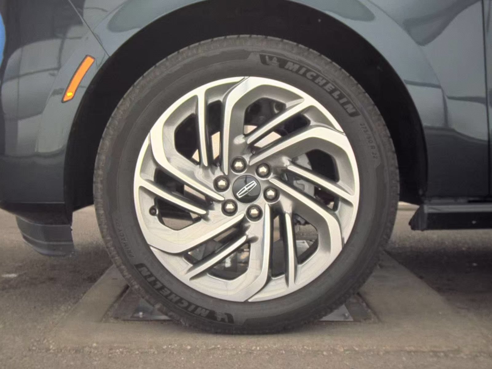 Used 2026 Lincoln Navigator Reserve AWD/4WD image 13