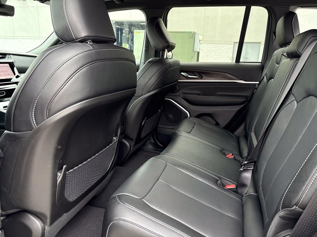New 2027 Jeep Grand Cherokee Limited AWD/4WD image 18