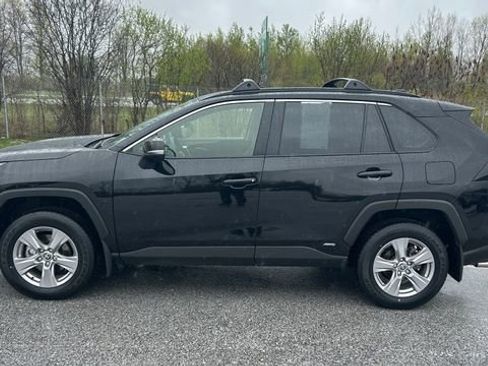 Used 2025 Toyota RAV4 XLE w/ Convenience Package AWD/4WD image 6