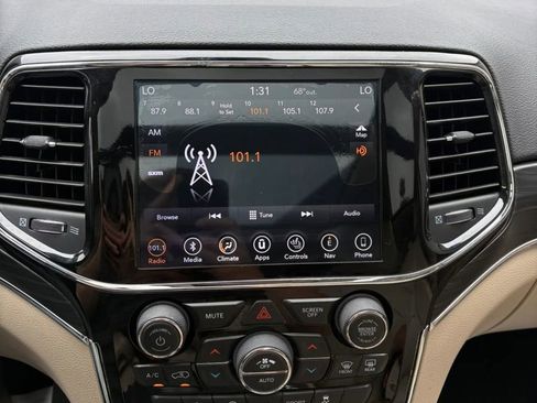 Used 2019 Jeep Grand Cherokee Limited w/ Luxury Group II AWD/4WD image 12
