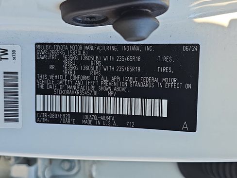 Used 2024 Toyota Highlander XLE FWD image 16