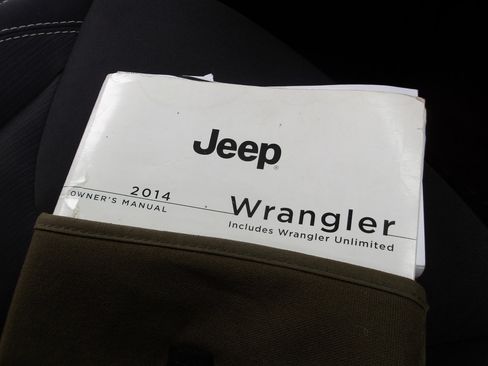 Used 2014 Jeep Wrangler Unlimited Sahara w/ Mopar Chrome Edition Group image 25