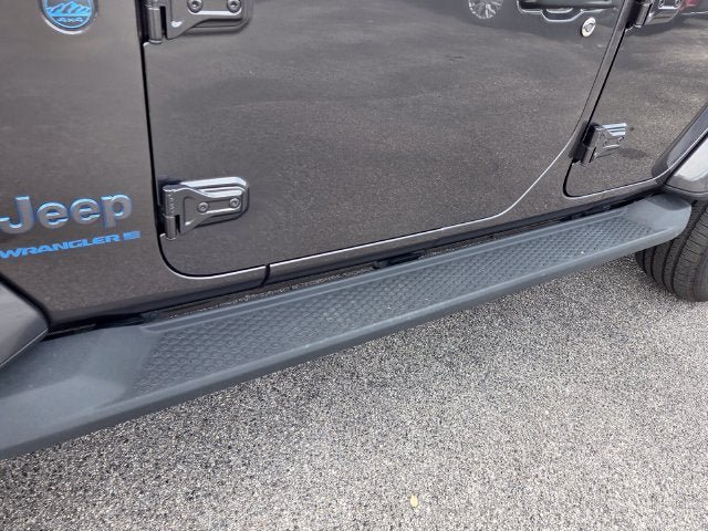 Used 2025 Jeep Wrangler Unlimited Sahara AWD/4WD image 10