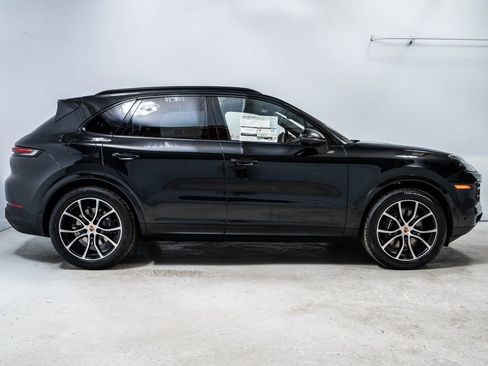 New 2026 Porsche Cayenne AWD/4WD image 8