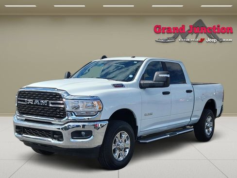 Used 2024 RAM 2500 Big Horn AWD/4WD image 3