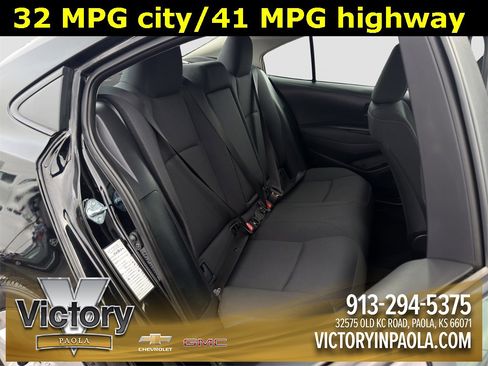 Used 2025 Toyota Corolla LE image 27