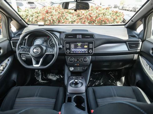 Used 2022 Nissan Leaf S FWD image 14