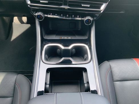 Used 2024 Chevrolet Traverse RS image 53