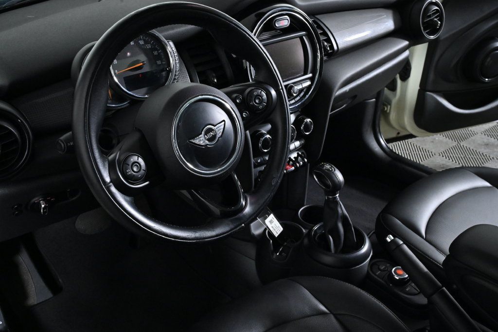 Used 2017 MINI Cooper 4-Door Hardtop FWD image 13