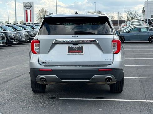 Used 2022 Ford Explorer Limited w/ Equipment Group 301A image 6