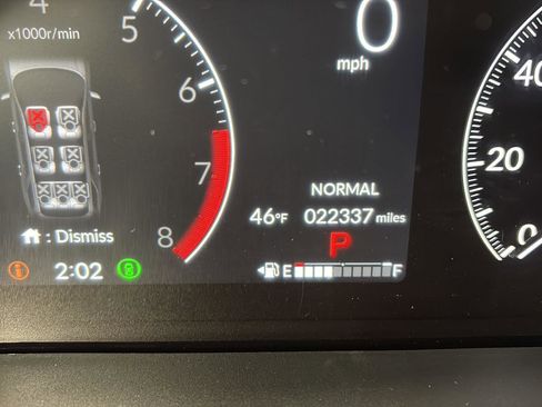 Used 2025 Honda Pilot TrailSport image 38