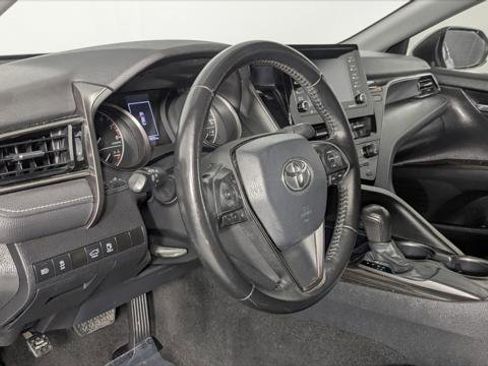 Used 2021 Toyota Camry SE image 19