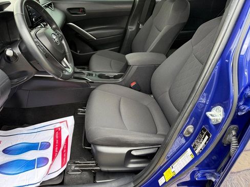 Used 2022 Toyota Corolla Cross LE image 27