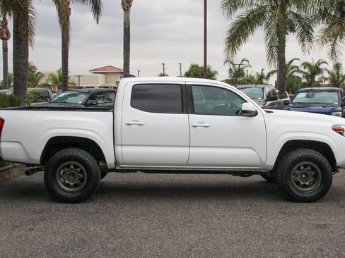 Used 2020 Toyota Tacoma SR5 image 10