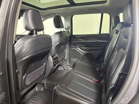 Used 2022 Jeep Grand Cherokee Limited 4xe image 12