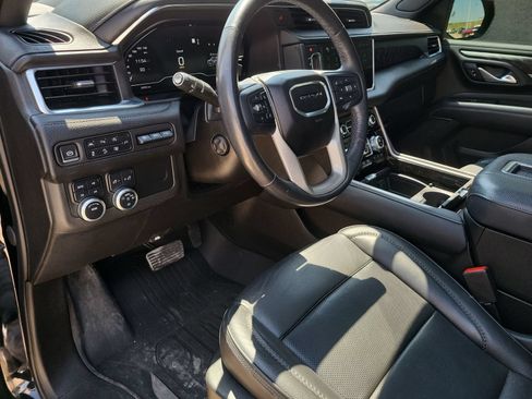 Used 2022 GMC Yukon Denali AWD/4WD image 10