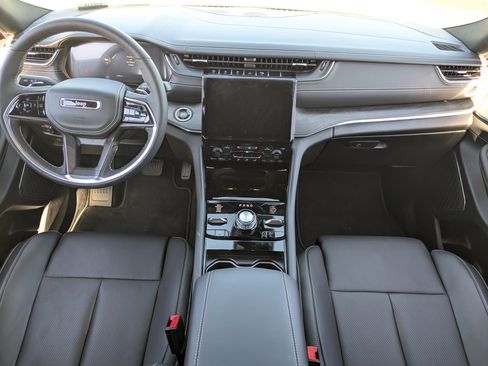 New 2025 Jeep Grand Cherokee Overland w/ Luxury Tech Group IV image 12