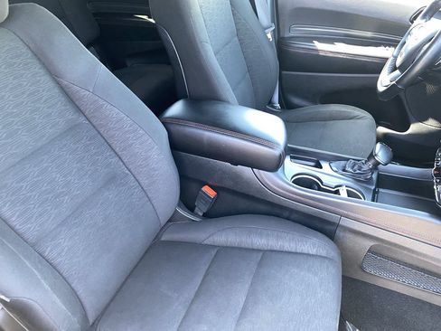Used 2025 Dodge Durango GT RWD image 11