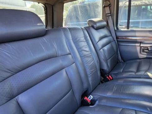 Used 2000 Ford Explorer Limited RWD image 10