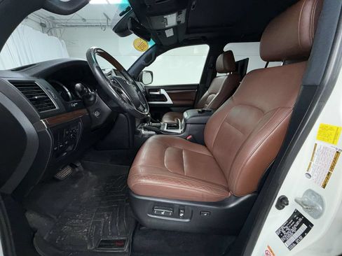 Used 2016 Toyota Land Cruiser AWD/4WD image 12