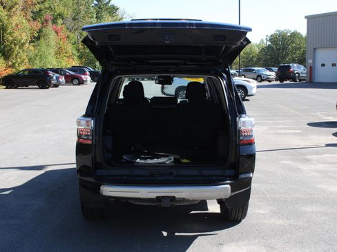 Used 2020 Toyota 4Runner TRD Off-Road image 7