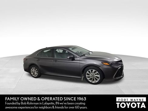 Used 2023 Toyota Camry LE image 5