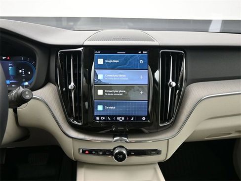 Used 2023 Volvo XC60 B5 Plus w/ Protection Package image 12