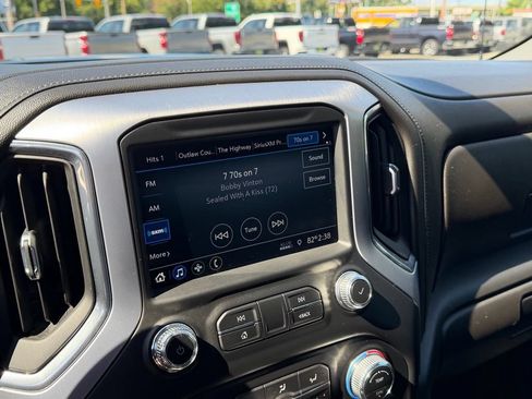 Used 2021 GMC Sierra 1500 SLE AWD/4WD image 15