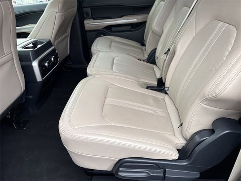 Used 2024 Ford Expedition Max Limited image 23