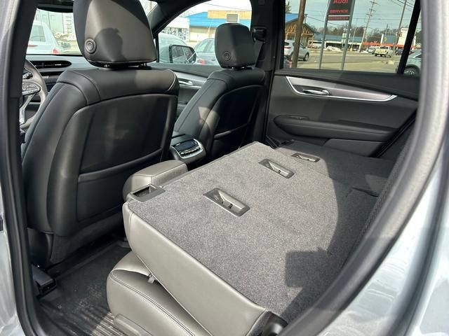 New 2025 Cadillac XT6 Luxury w/ LPO, Floor Liner Package AWD/4WD image 12