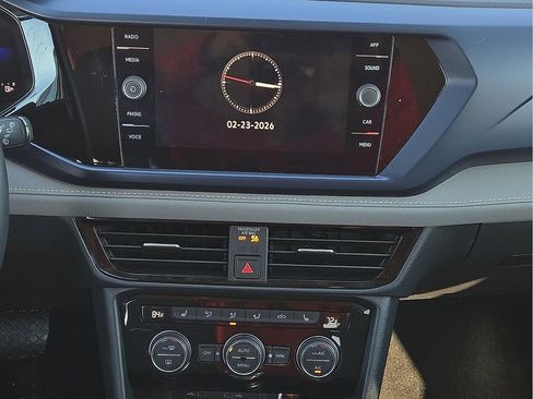 Used 2024 Volkswagen Taos SE image 11