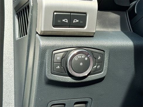 Used 2022 Ford F350 Platinum image 25