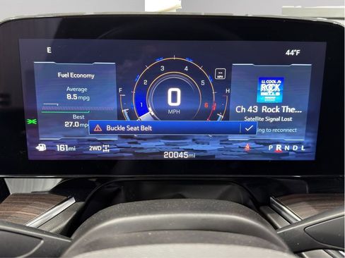 Used 2025 Chevrolet Suburban Z71 AWD/4WD image 31